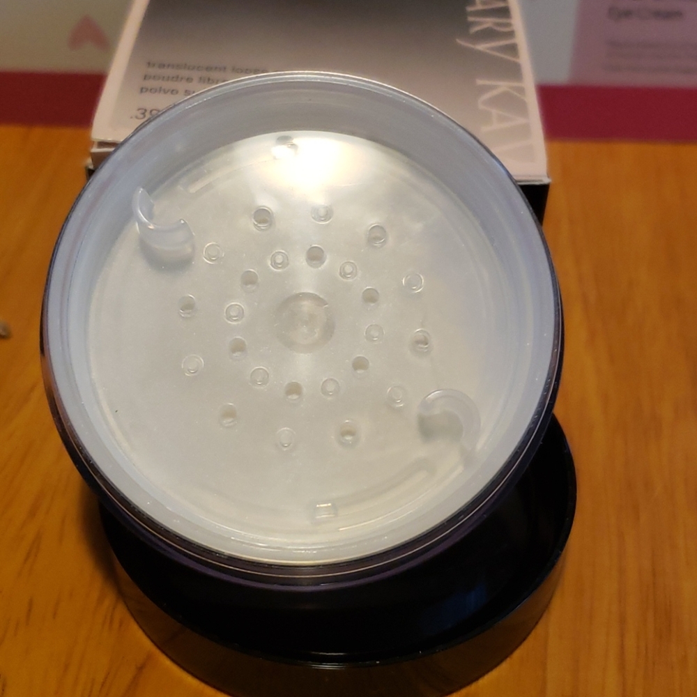 Mary Kay New - Picture 5 of 8